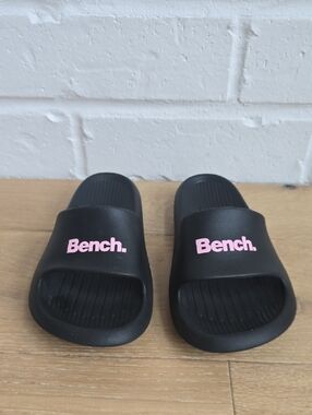 Bench Black Slide Sandals with Pink Logo - Size XL (3/4)